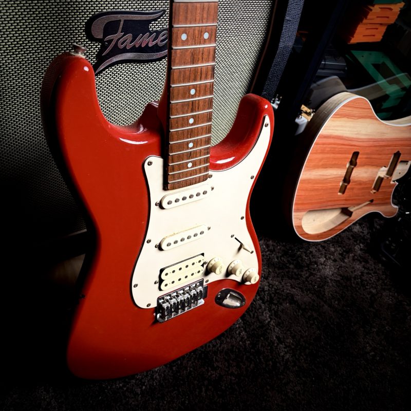 Cruiser by Crafter | HSS Strat in Dakora Red – Bild 4